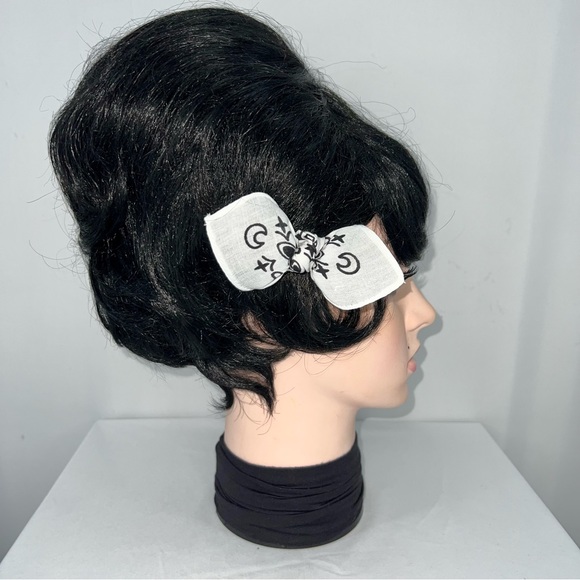 White Paisley Rockabilly Bandana Knotted Hair Bow - Picture 4 of 11